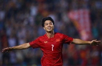 Cú đạp đổ tường VFF, cơn sốt bởi lứa Công Phượng & cảnh buồn ở Mỹ Đình sau 10 năm