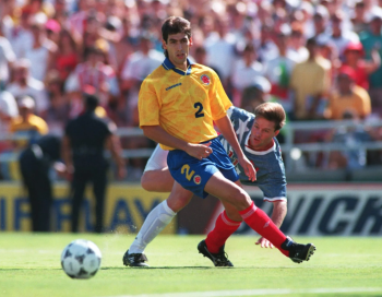 Vụ ám sát 'người hùng bóng đá' sau cú phản lưới chấn động thế giới